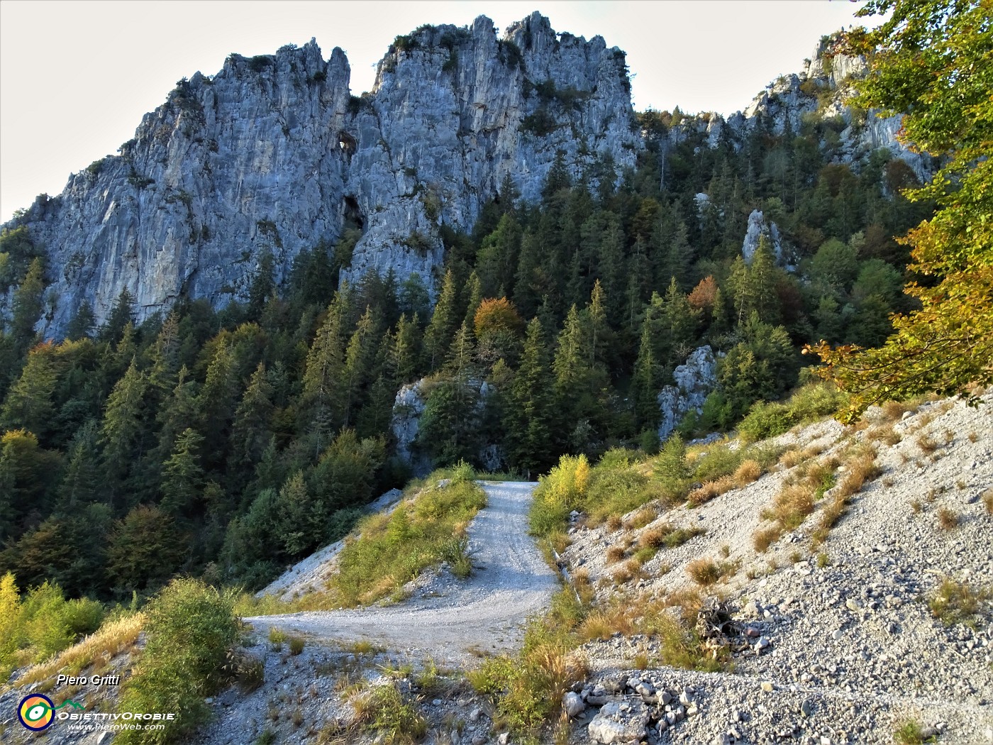 89 Il foro nella roccia.JPG